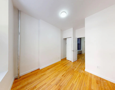 East 91st Street - Photo Thumbnail 8