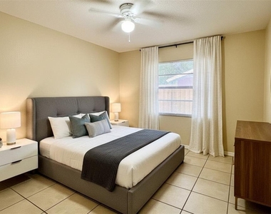 904 24th Street - Photo Thumbnail 11