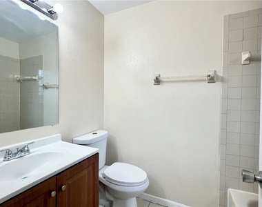 904 24th Street - Photo Thumbnail 16