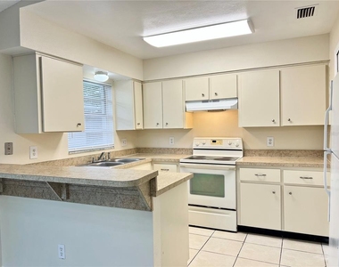 904 24th Street - Photo Thumbnail 6
