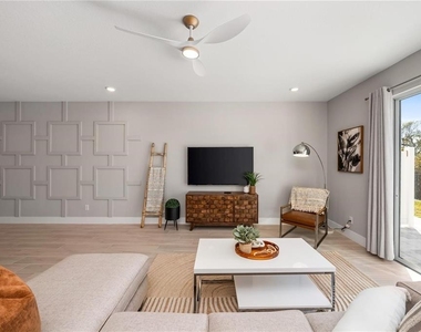 7834 Spectrum Drive - Photo Thumbnail 5