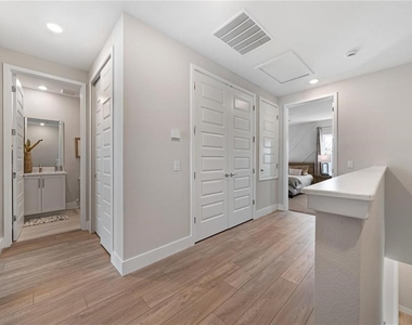 7834 Spectrum Drive - Photo Thumbnail 9