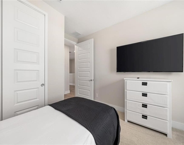 7834 Spectrum Drive - Photo Thumbnail 12