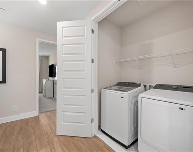 7834 Spectrum Drive - Photo Thumbnail 14