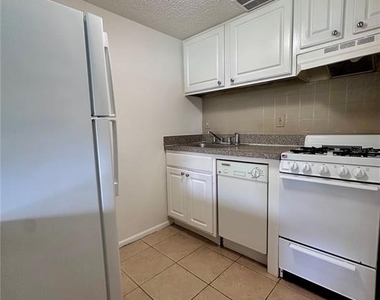 129 Blue Point Way - Photo Thumbnail 4