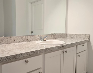 419 Conway Avenue - Photo Thumbnail 15