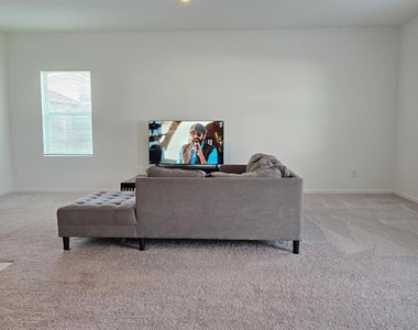 419 Conway Avenue - Photo Thumbnail 10