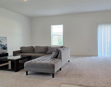419 Conway Avenue - Photo Thumbnail 9
