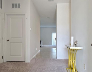 419 Conway Avenue - Photo Thumbnail 2