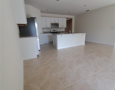 2965 E Slater Drive - Photo Thumbnail 5