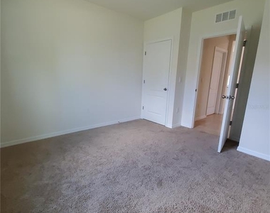 2965 E Slater Drive - Photo Thumbnail 9