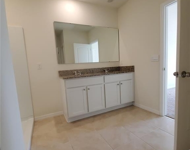 2965 E Slater Drive - Photo Thumbnail 18