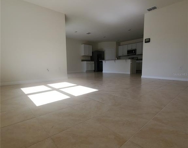 2965 E Slater Drive - Photo Thumbnail 4