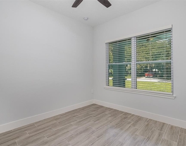1108 Oregon Avenue - Photo Thumbnail 7