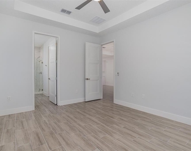 1108 Oregon Avenue - Photo Thumbnail 11