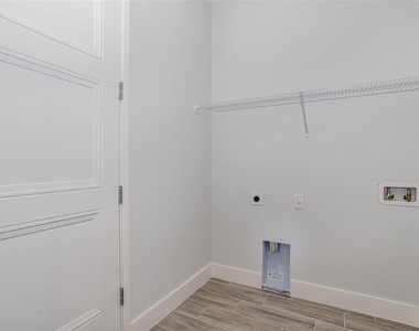 1108 Oregon Avenue - Photo Thumbnail 16