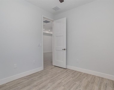 1108 Oregon Avenue - Photo Thumbnail 14