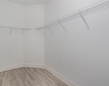 1108 Oregon Avenue - Photo Thumbnail 17