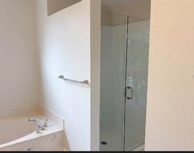1119 S Pennsylvania Avenue - Photo Thumbnail 20