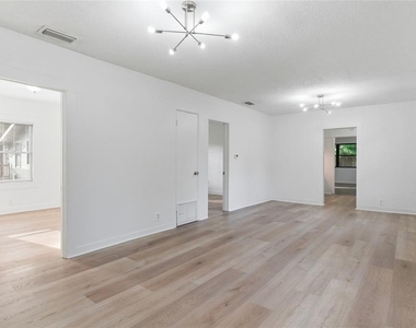 2206 Page Avenue - Photo Thumbnail 16