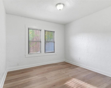 2206 Page Avenue - Photo Thumbnail 17