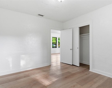 2206 Page Avenue - Photo Thumbnail 18