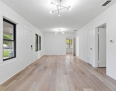 2206 Page Avenue - Photo Thumbnail 15