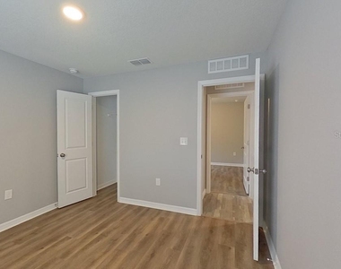 2907 W Camilo Drive - Photo Thumbnail 5