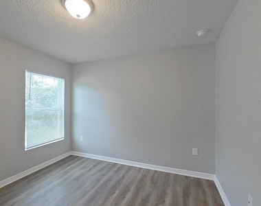 2907 W Camilo Drive - Photo Thumbnail 6