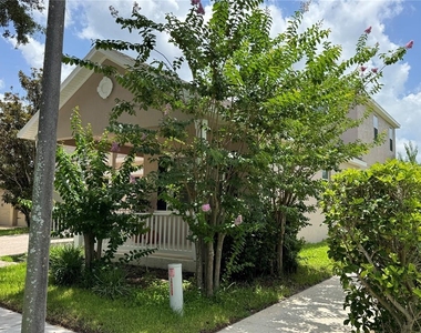6811 Helmsley Circle - Photo Thumbnail 24