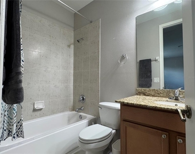 6811 Helmsley Circle - Photo Thumbnail 16