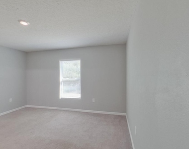 1924 W Roseboro Drive - Photo Thumbnail 14