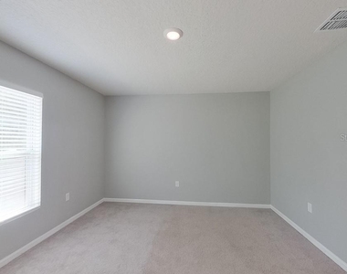 1924 W Roseboro Drive - Photo Thumbnail 13