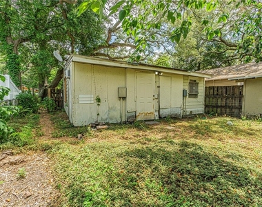 10704 N Annette Avenue - Photo Thumbnail 3