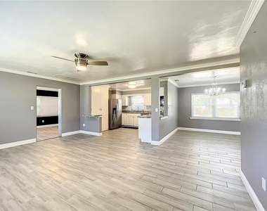 1006 E 11th Avenue - Photo Thumbnail 5