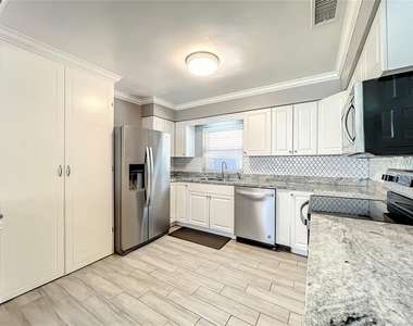 1006 E 11th Avenue - Photo Thumbnail 9