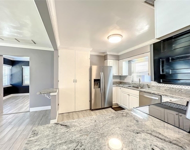 1006 E 11th Avenue - Photo Thumbnail 13
