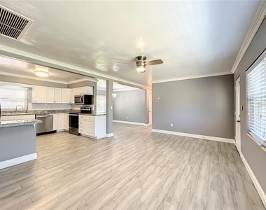 1006 E 11th Avenue - Photo Thumbnail 6