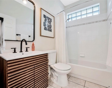 4713 Windsor Avenue - Photo Thumbnail 26