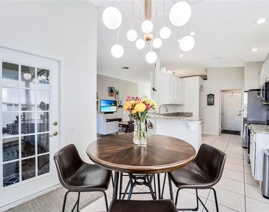 4713 Windsor Avenue - Photo Thumbnail 19