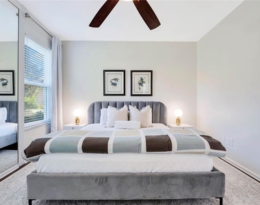 4713 Windsor Avenue - Photo Thumbnail 20
