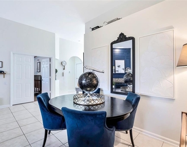 4713 Windsor Avenue - Photo Thumbnail 5