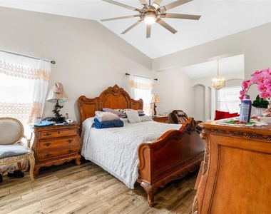 10312 Carlson Circle - Photo Thumbnail 7
