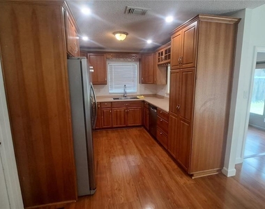 308 N Cypress Way - Photo Thumbnail 6