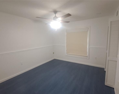 308 N Cypress Way - Photo Thumbnail 15