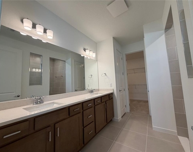 6888 Gilly Shadow Street - Photo Thumbnail 11