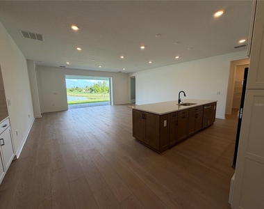 6888 Gilly Shadow Street - Photo Thumbnail 4