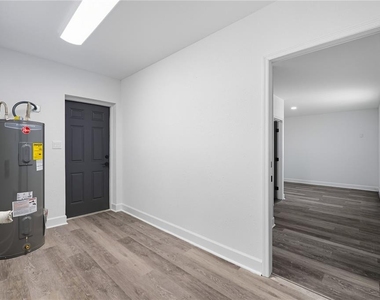 2491 Coronado Way - Photo Thumbnail 8