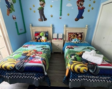121 Bloomingdale Drive - Photo Thumbnail 5
