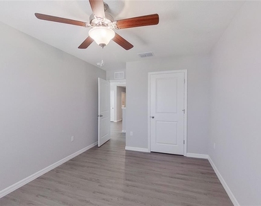 8704 Sw 44th Court - Photo Thumbnail 21